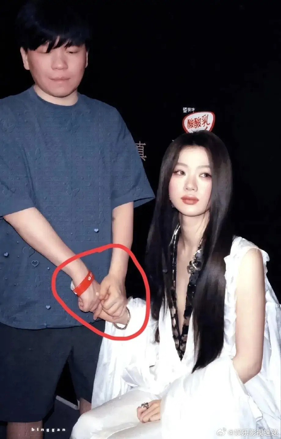 单依纯这事，真不是突然塌的，早就有苗头了。之前丁太升就说过她，让她离常石磊远一点