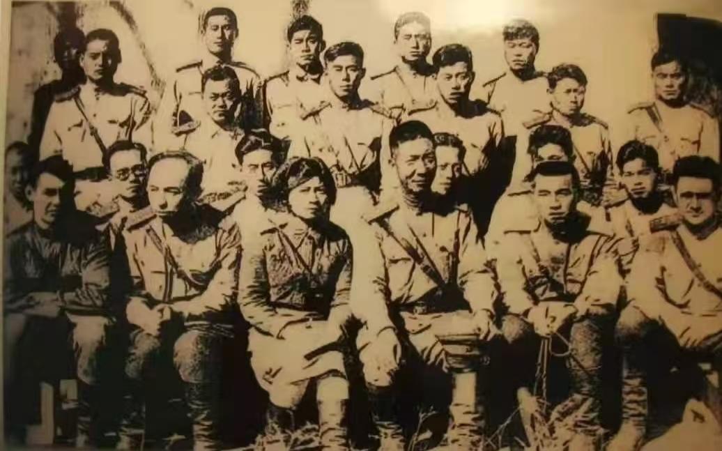 抗联教导旅各营由原抗联哪些部队编成？为何主要军官中差不多有一半是朝鲜人？抗联