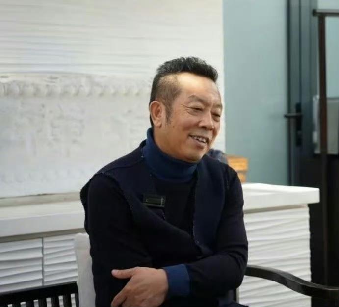 西贝风波100天！贾国龙靠安眠药入睡，认错后降价20%太圈粉谁能想到，身家