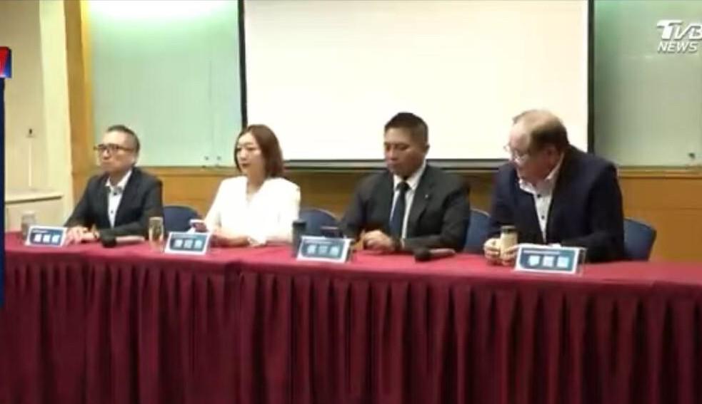 快讯：今日（4日）上午，“宜兰县长蓝白初选民调”结果揭晓，吴宗宪成功胜出，他将作