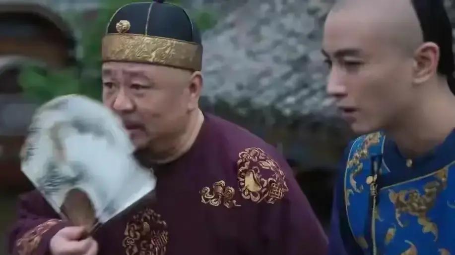 庆功宴正酣，两江总督瑞麟突然挥手——一个裹蓝布头巾的老妇人闯进来，指着江南盐王李