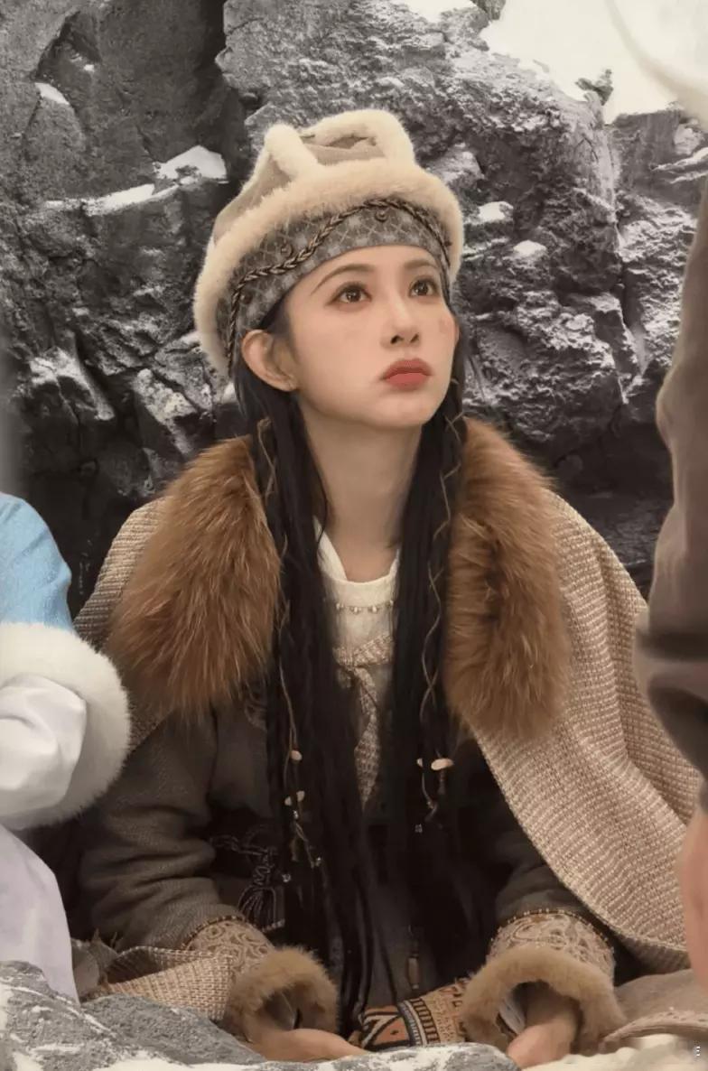 分享娱乐分享娱乐孟子义晒多套古风造型状态娇俏又可爱