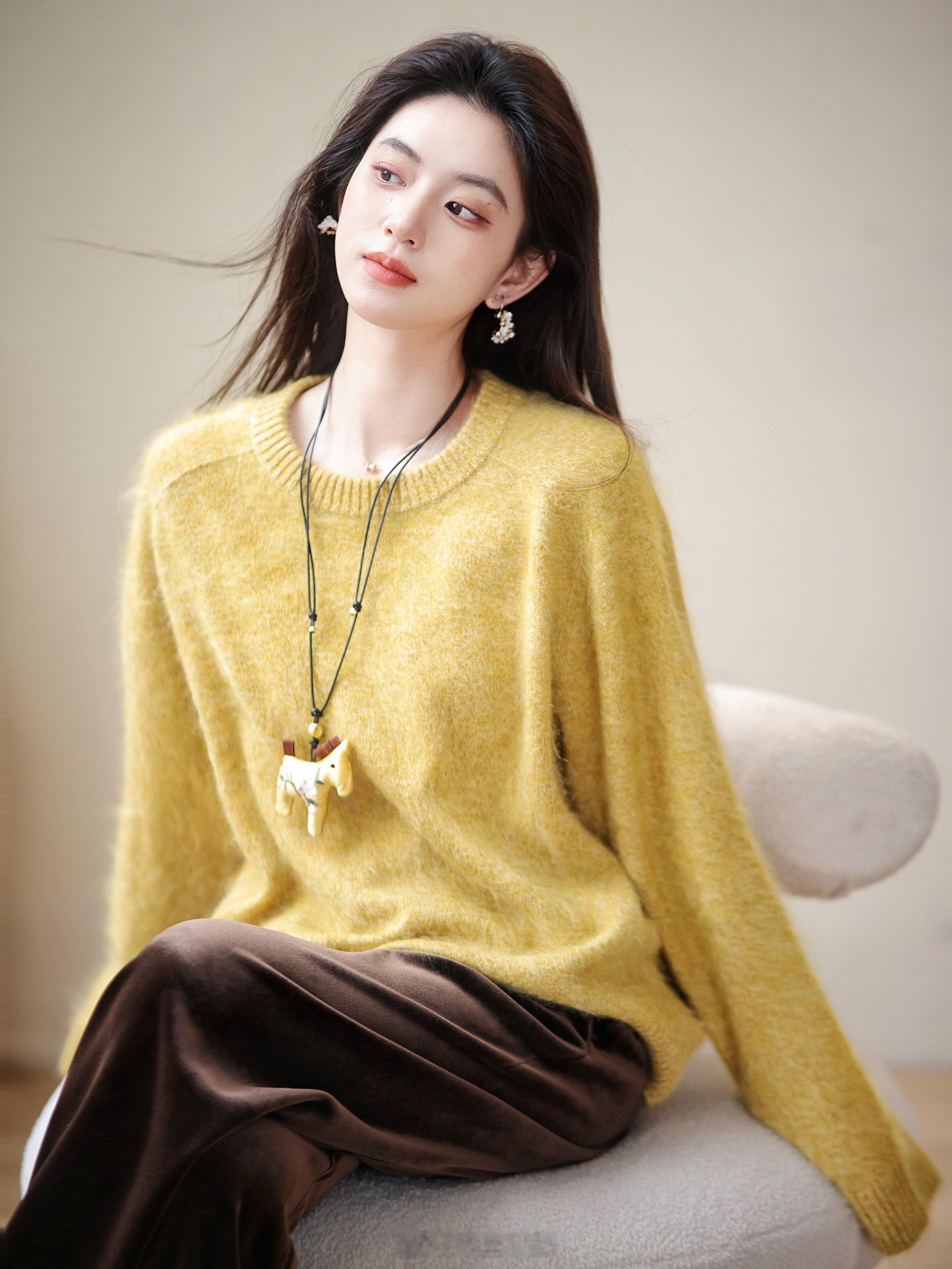 绒绒暖暖的拉毛羊绒谁能不爱啊☀️～高克重AB纱有点微花纱的感觉好看不单调！还