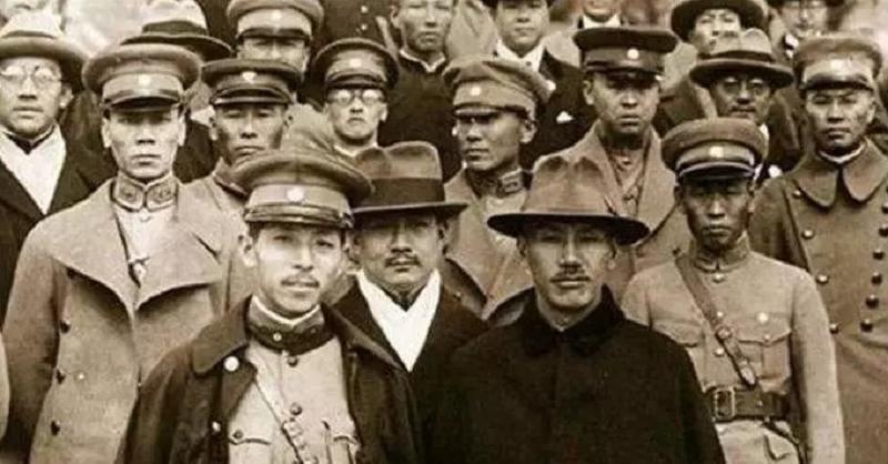 1938年，在活捉过蒋介石的刘桂五追悼会上，老蒋送挽联：思猛士1938年6月9