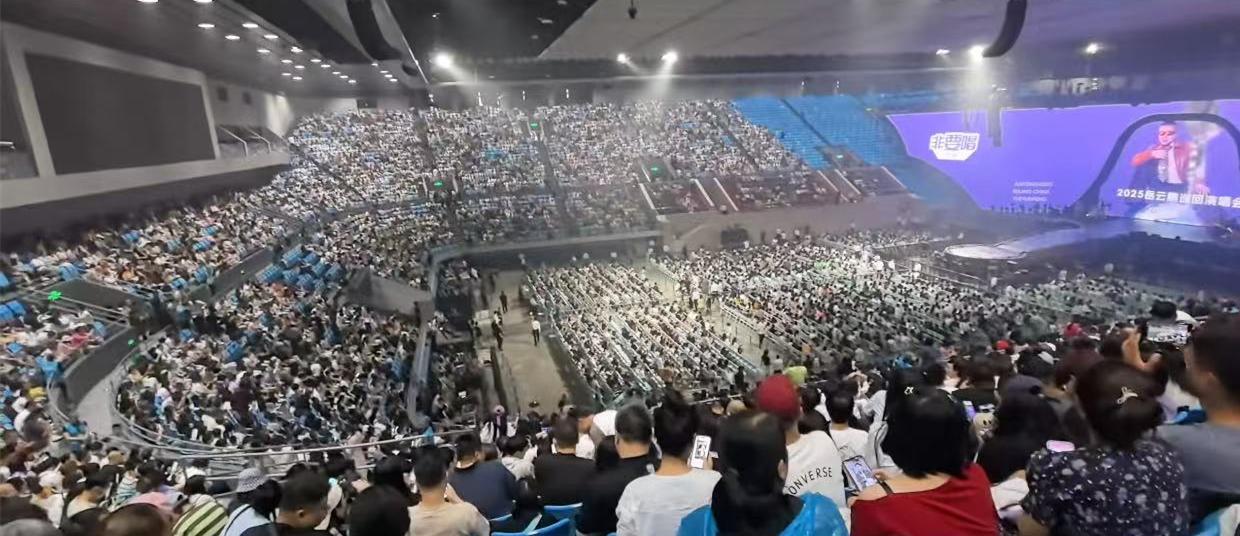 德云社岳云鹏个人首场演唱会圆满成功。首先看看票房、上座率。票房是全部售罄，上座率