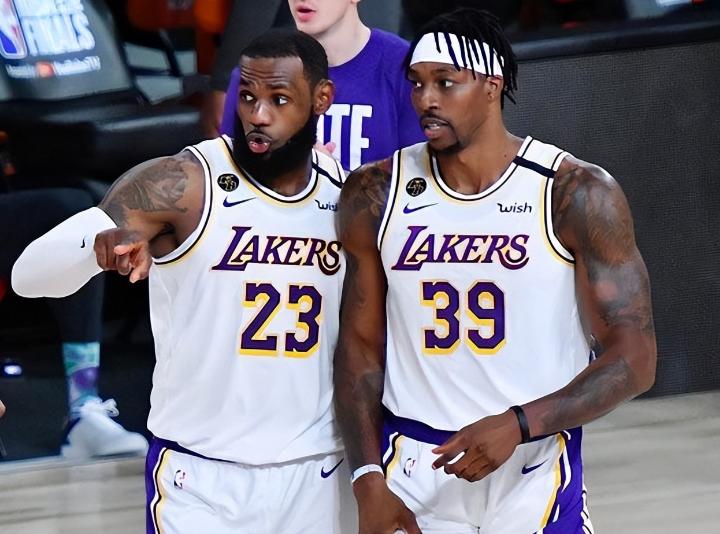 东子和里弗斯报销，冠军中锋退役着急复出，湖人赶紧把他签下吧！就在刚才，前湖人的