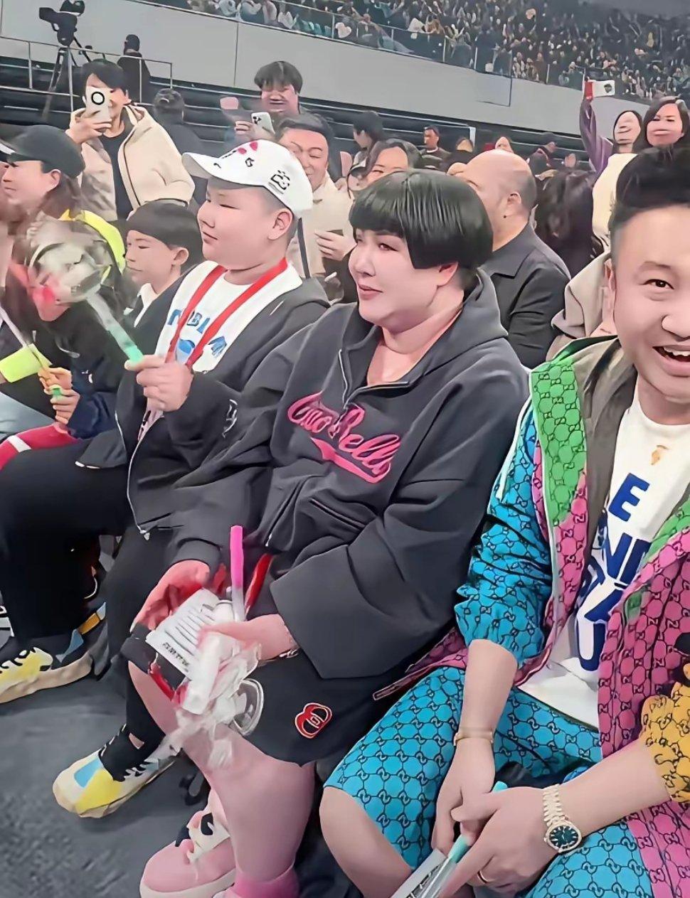 郭德纲小儿子留着辫子，这…他是满族的吗？