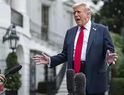 特朗普一手遮天！他准备对伊朗实施长期封锁，认为“恢复轰炸或从冲突中抽身”都比维持