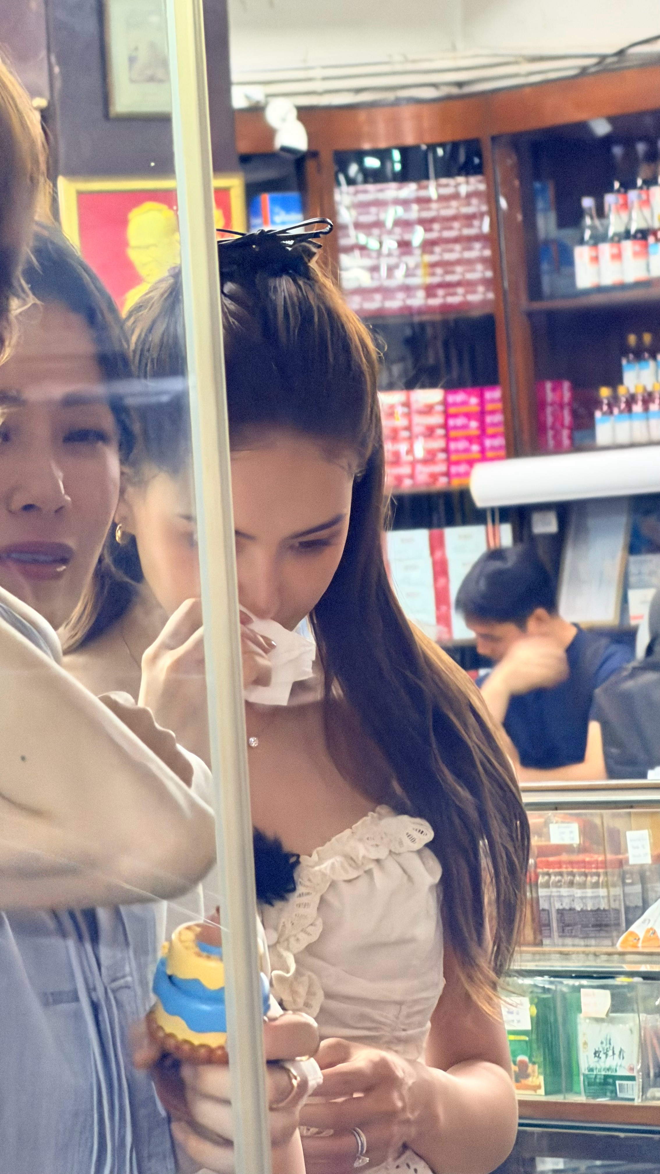 见完老公见老婆汉娜又和我比心合影了🥹🫶🏻❤️🔥泰国·瓦洛洛市场