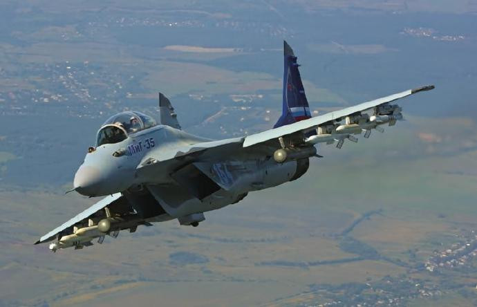 每天认识一件兵器俄罗斯MiG-35“支点”F战斗机机身长度：17.3米机身高