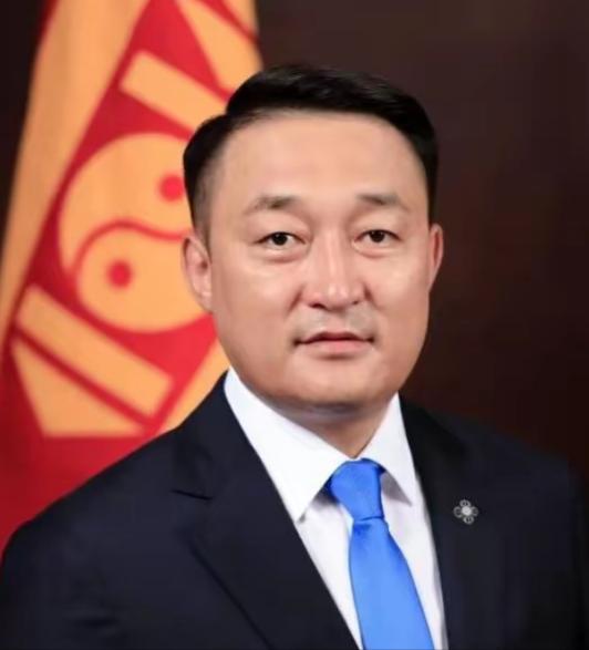 蒙古国政局“变天”？ 9月28日，蒙古国国家大呼拉尔主席阿玛尔巴伊斯格楞当选