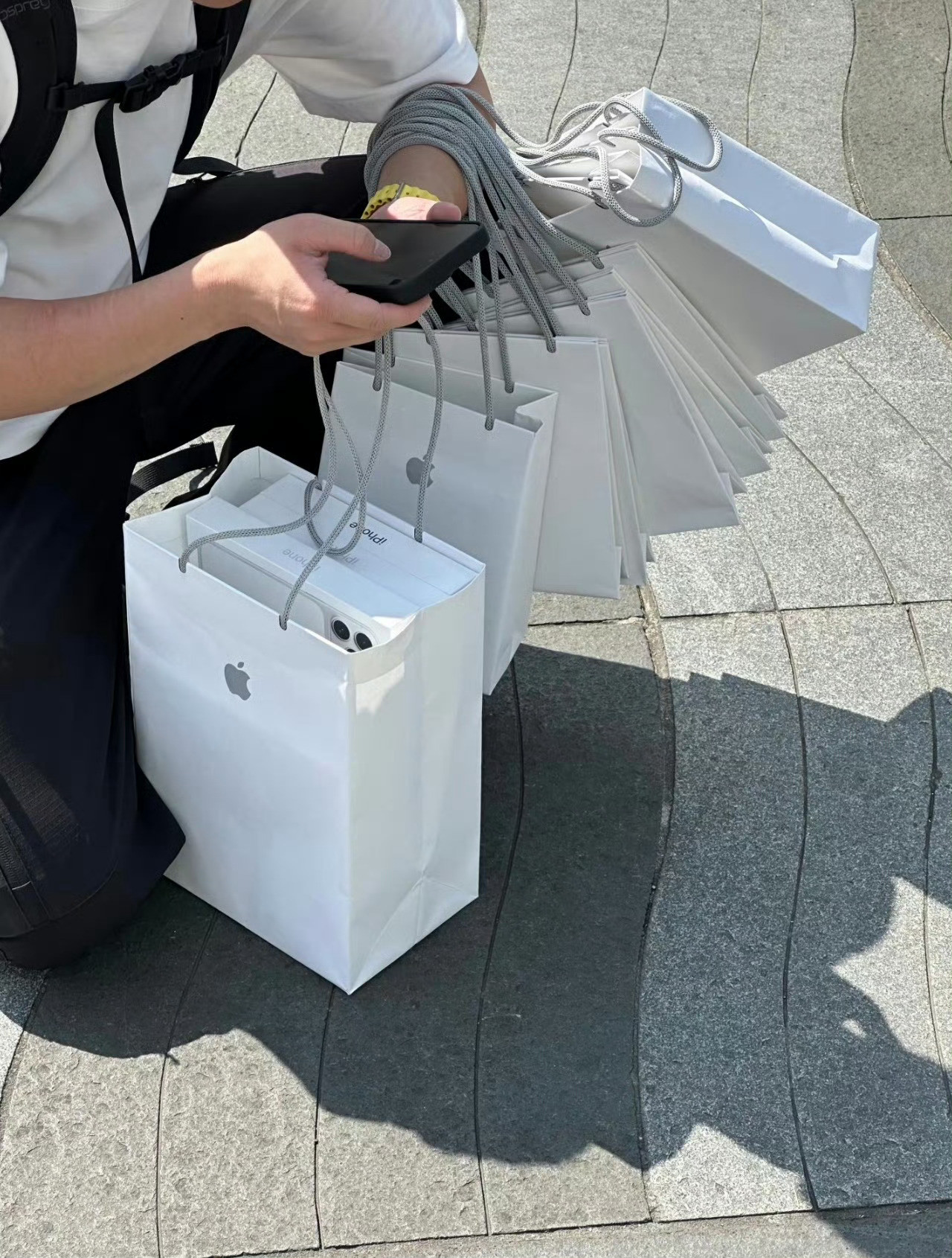 iPhone17Pro被黄牛拒收iPhone17系列今年的行情感觉一般啊，去年i