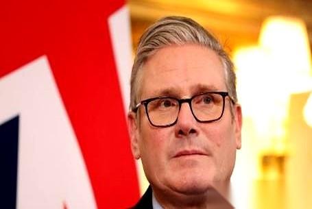 笑死，千万别信什么“良心发现”。英国首相突然跳出来跟美国划清界限，说我们没参与