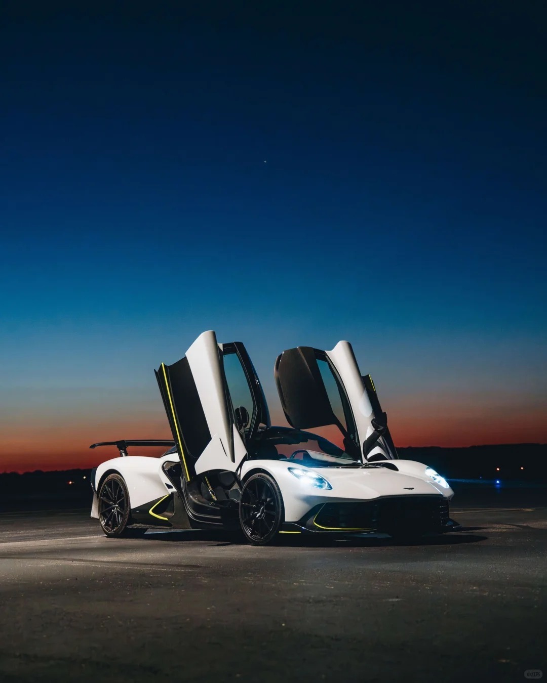 AstonMartinValhalla，跟星空简直绝配绝美车片​​​