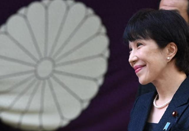 您敢信吗？东京超市里一颗西兰花现在要卖到三百多日元，折合人民币十四五块钱，比一杯