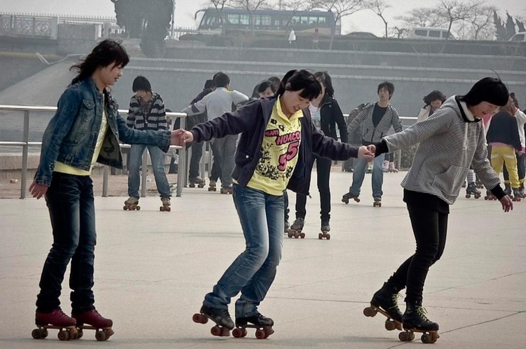 前女友找你复合，你会接受吗？20多年前，我的一个同事的前任女友找到他要求重新在