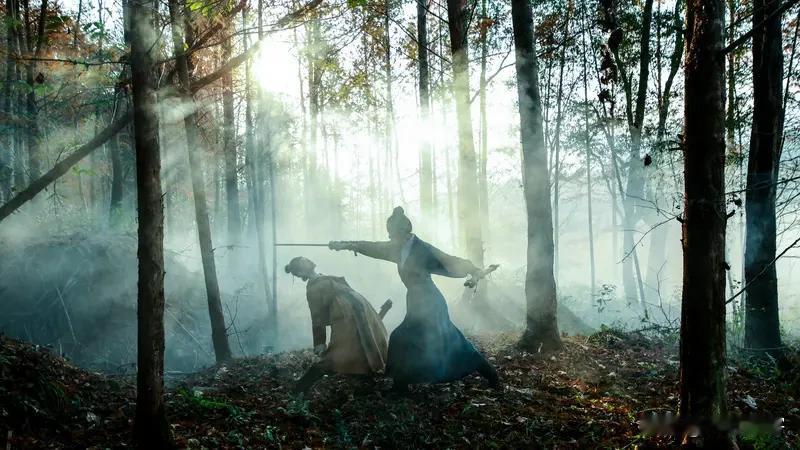 上联:雄心万丈一杯酒;下联:铁骨浑身整段情。友友请展示下联友友请出下联友