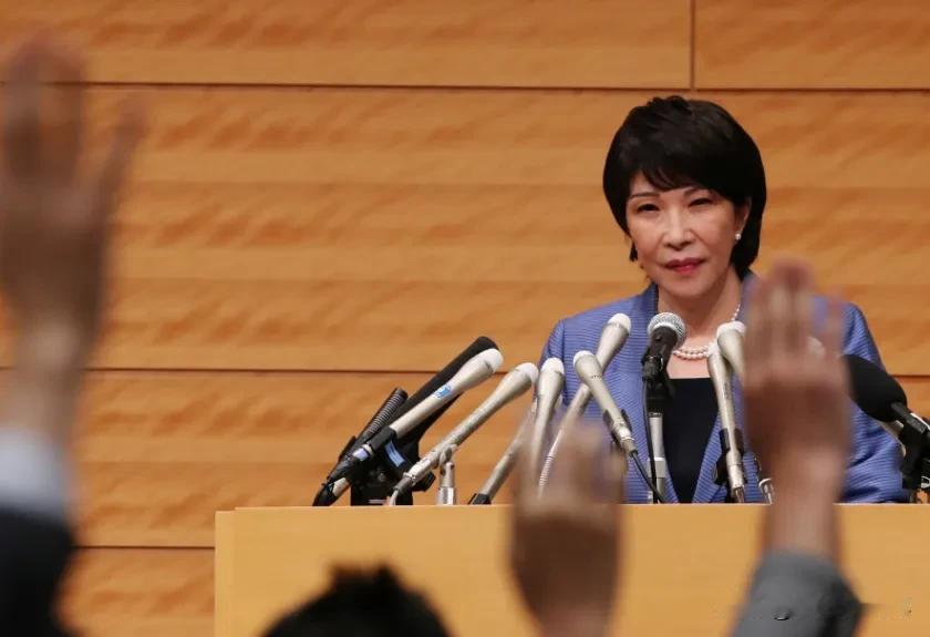 12月30日，李在明确定访华日期后，高市早苗宣布，她1月份将不会出国访问，这个举