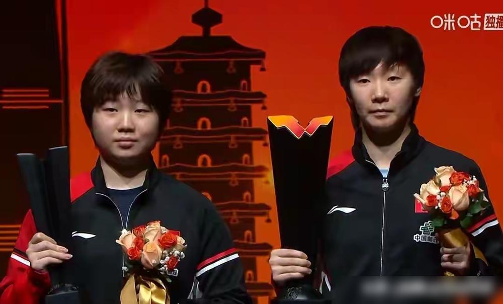 王曼昱击败蒯曼实现女单蝉联，下半年她已连获三站单打冠军，统治力惊人。当她被沉