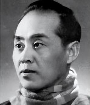 1944年，一地下党入狱后被汉奸认出，只好求狱友将他勒死，没想到，将死之时，他却