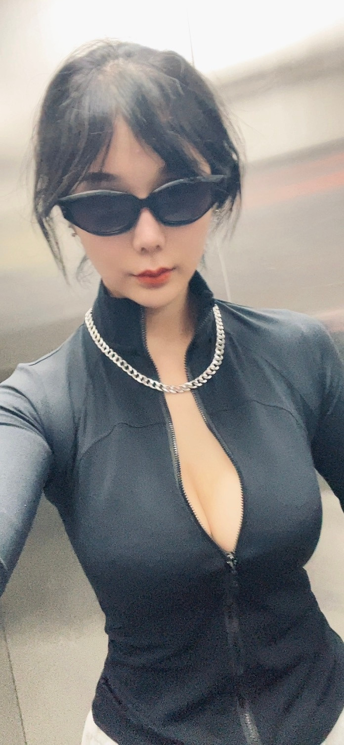 突然出太阳🌞捂得都是汗😰​​​