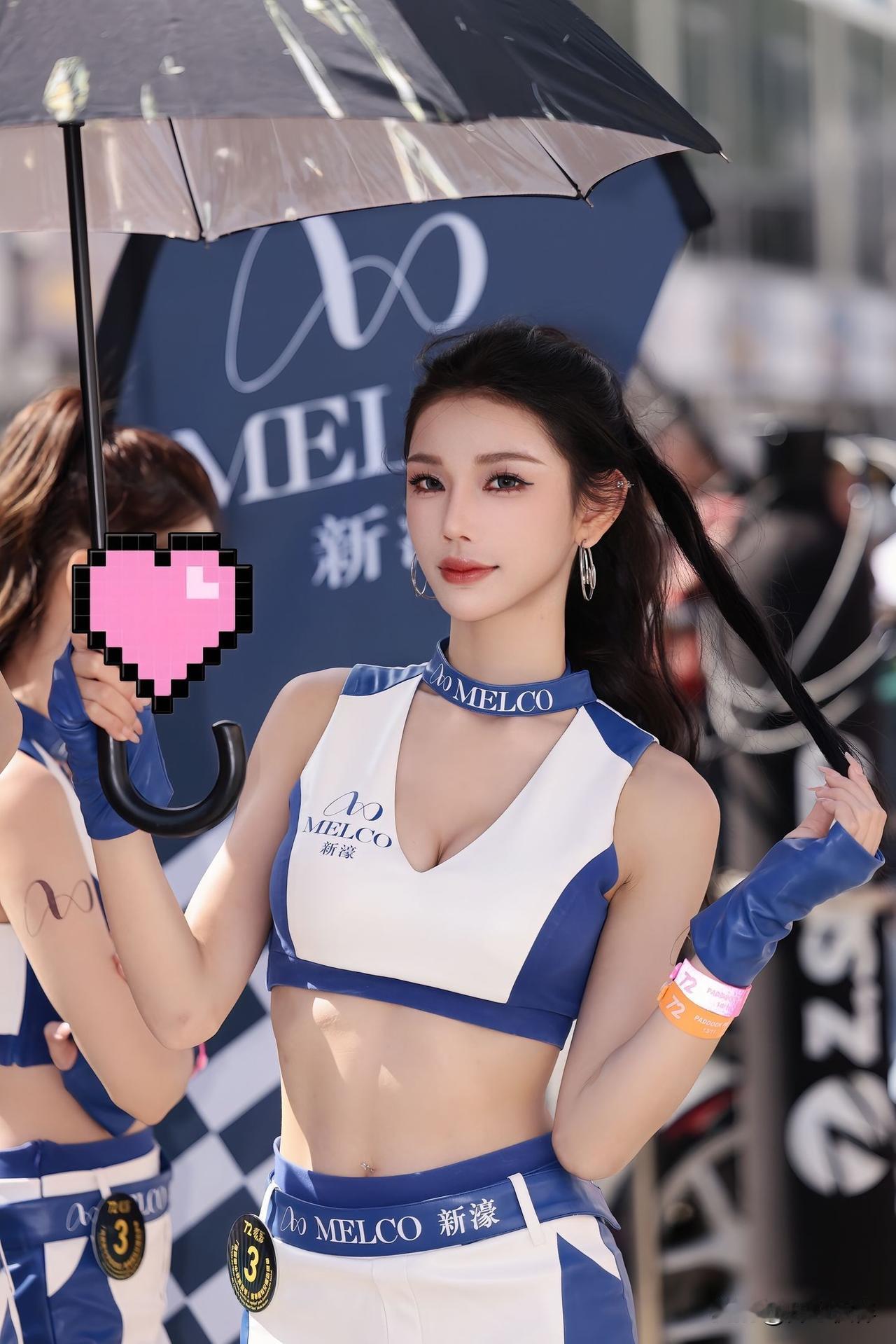 女生怎么穿搭会看上去很优雅车模