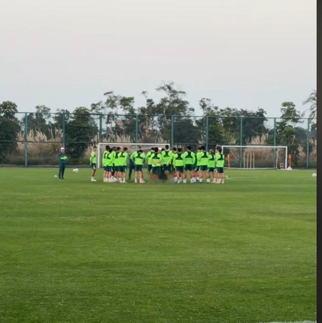 山东泰山在海口和大连英博踢了一场热身赛，然后就输了……这对于本就茫然的新赛季又