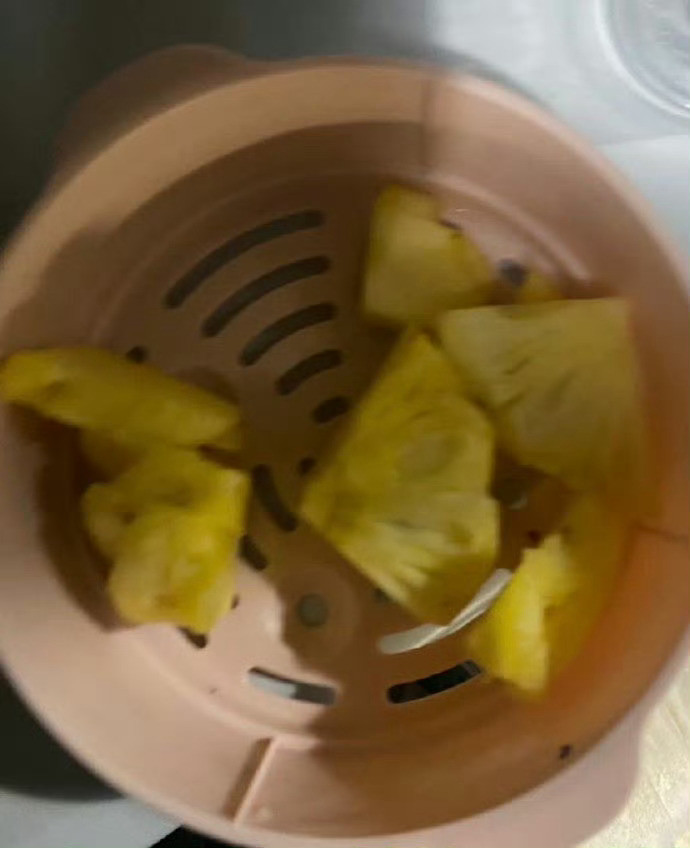 和室友aa买了一整个菠萝，是我太小心眼了吗？