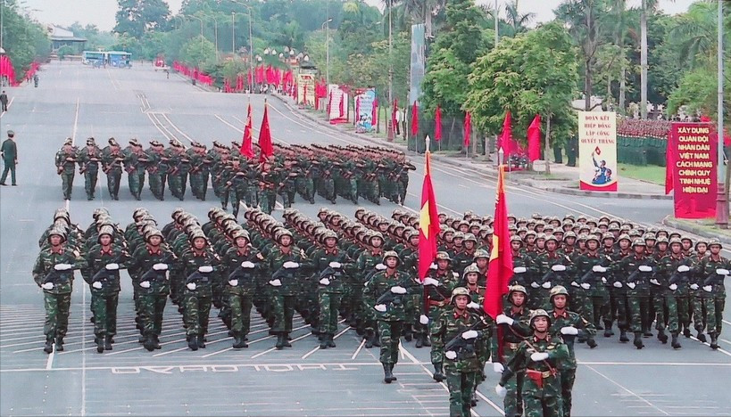 与美国签协议后，越南致函中国，再邀解放军仪仗队阅兵！7月9日，越南国防副部长黄春