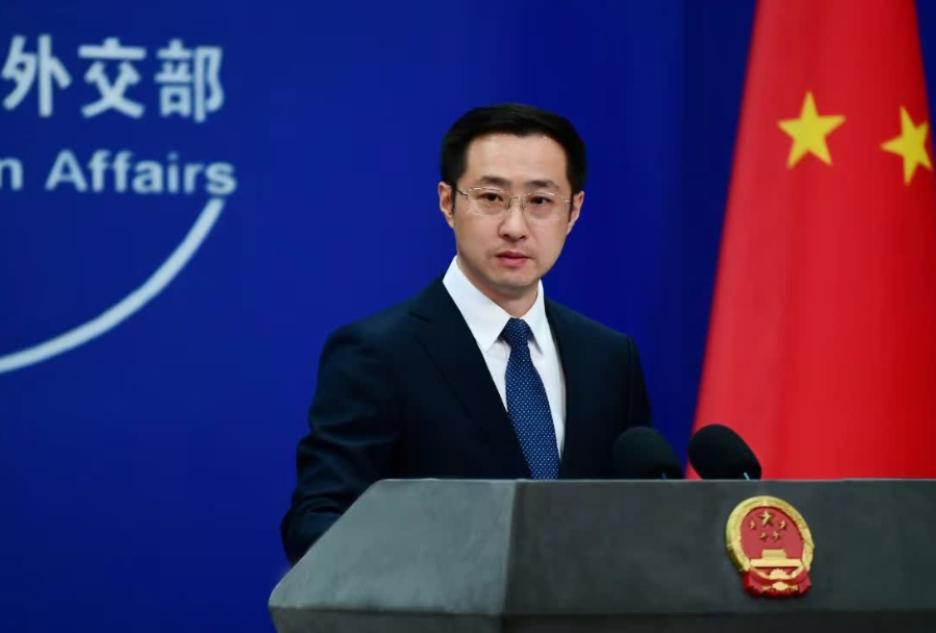 英伟达天塌了！黄仁勋没想到中国居然把事情做的这么绝。 面对英伟达公司对于中国