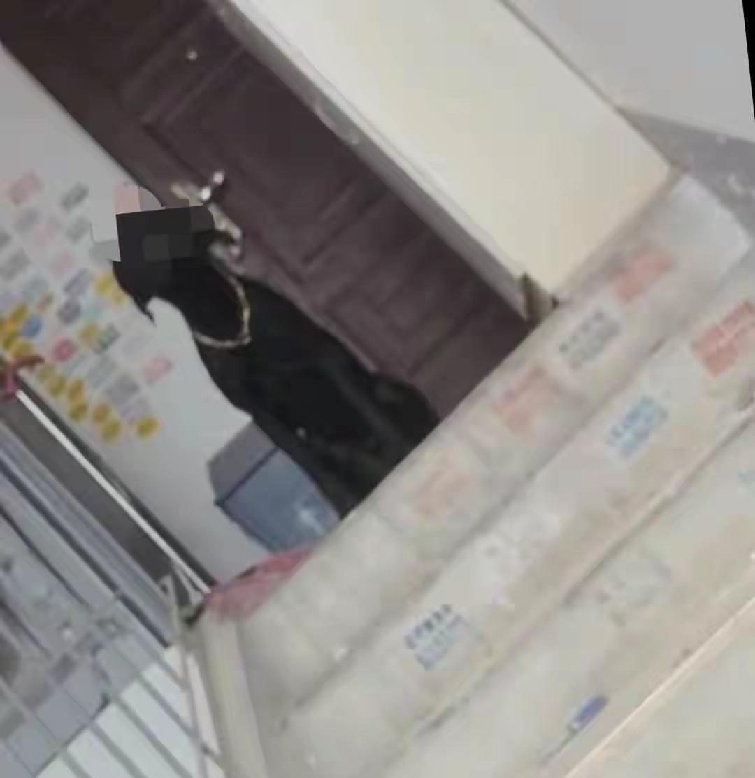 “缺大德了！”湖北武汉，一80岁老太要卖房子，房子在7楼701室，证件齐全，价格