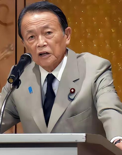 高市早苗背后的“老板”也很不满意了，现在的高市早苗真成了孤立无援了，不管是国内还