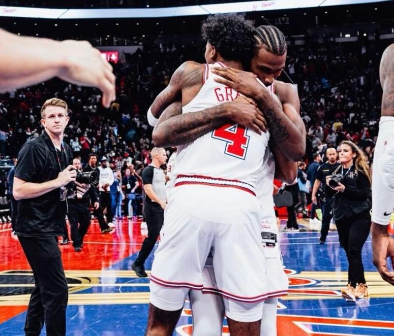 上赛季大家都知道，火箭队的战绩是52胜30负，他们当时是西部第二，可以说当时火箭