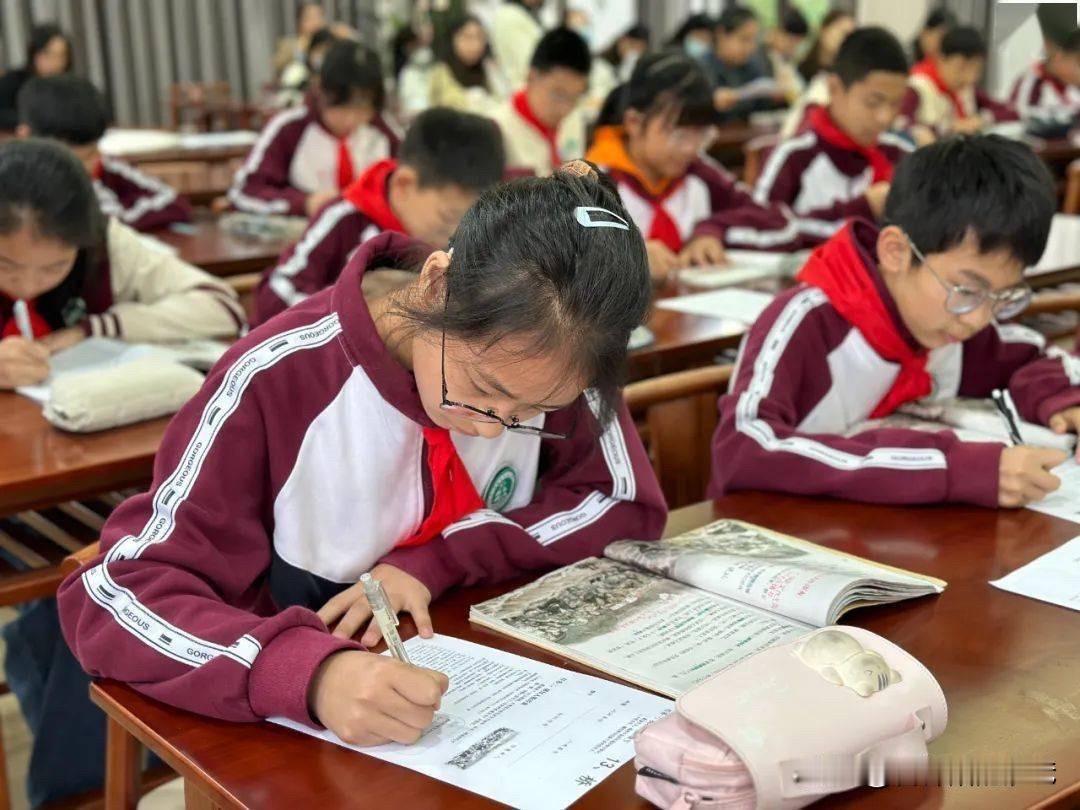 五年级被称为小学真正的分水岭绝非浪得虚名1、论整个小学阶段数学有难度的知识点