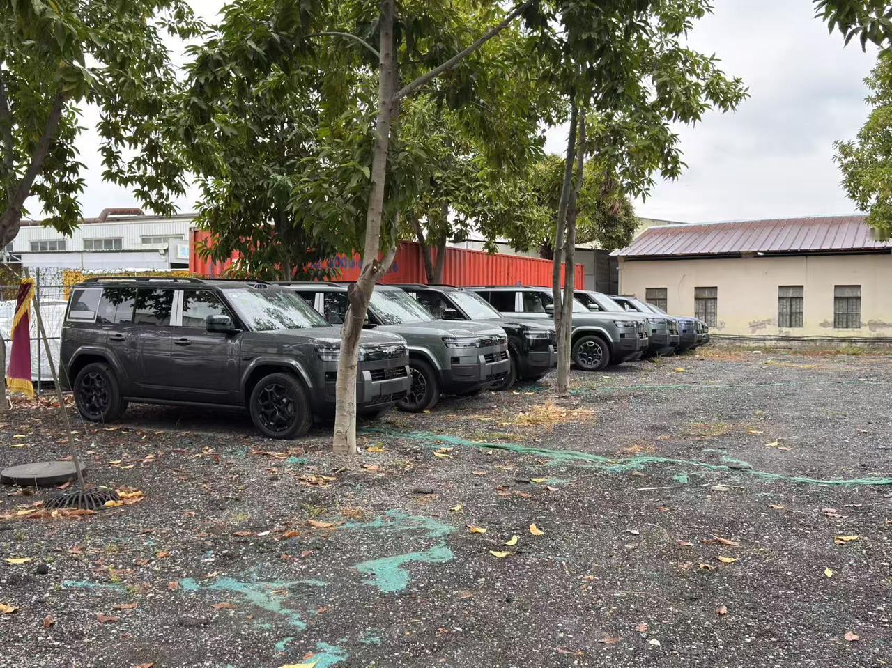 订了好久的方程豹钛7Ultra刚好今日抵达4S店立即安排同事验车下周一开