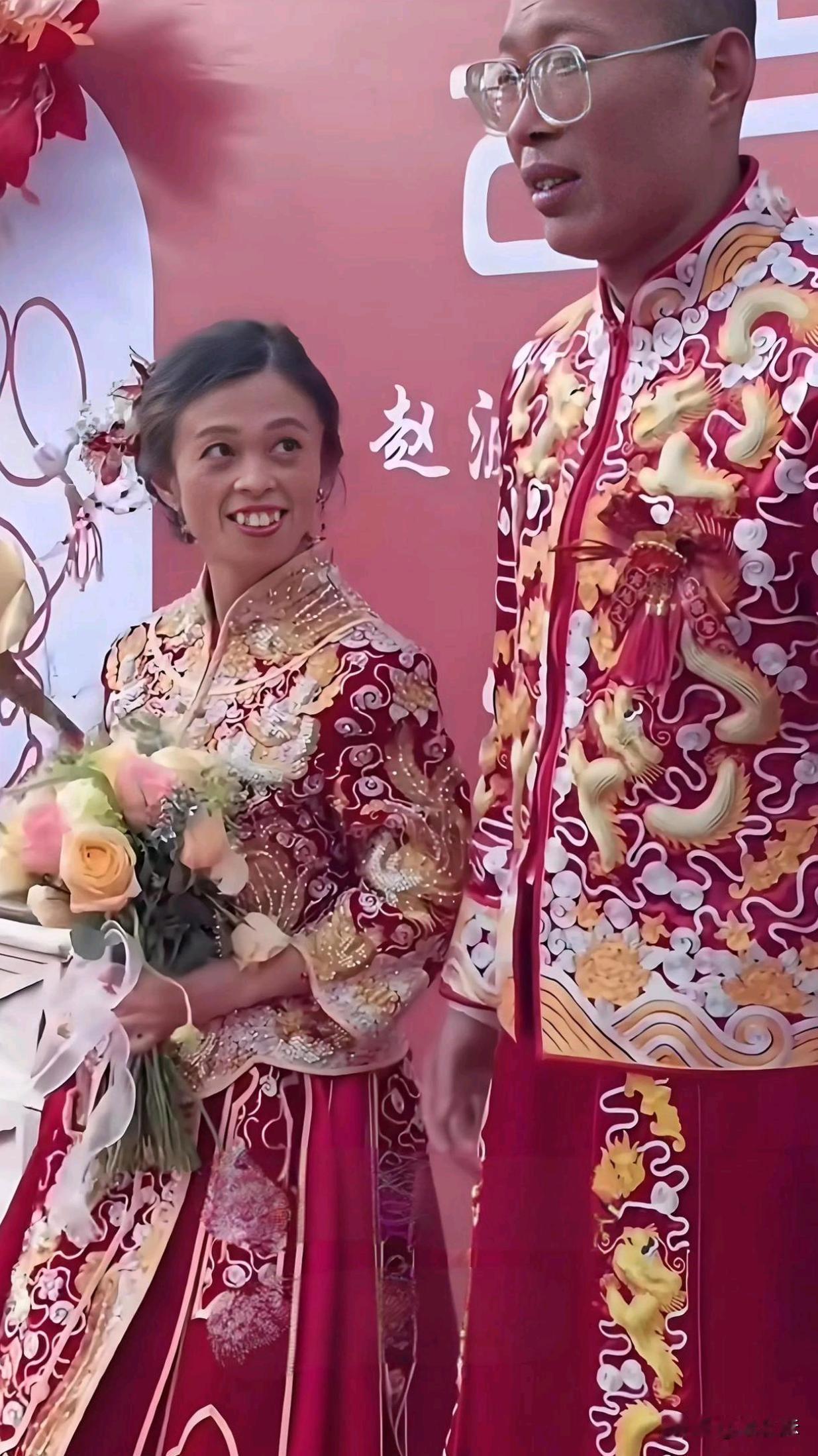 新娘娶到家了，从新娘的眼神就知道，她一定是遇到了真爱