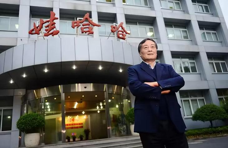 宗家的八卦并不是重点，别转移视线，这21亿美元的来源，归属以及是如何转移出境的，