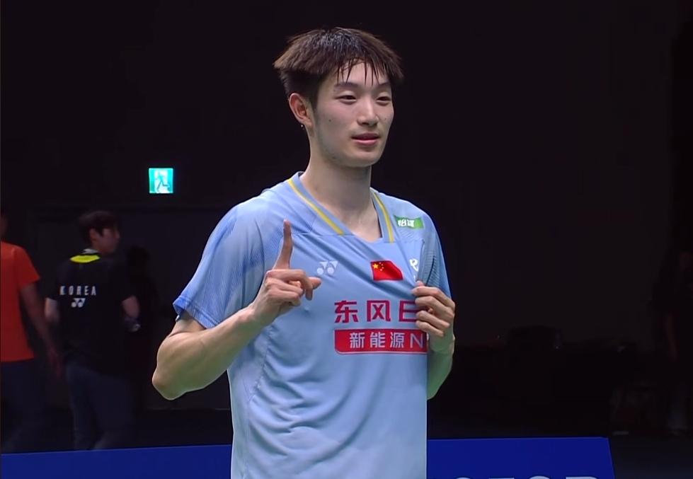 在刚刚结束的韩国羽毛球大师赛男单决赛中。中国选手朱轩辰2-0击败东道主选手俞泰彬