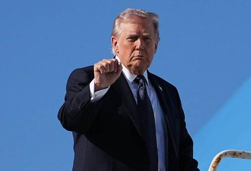 特朗普访华前，美国国会山彻底乱了！126名议员联名写血书式请愿，求总统千万别签约