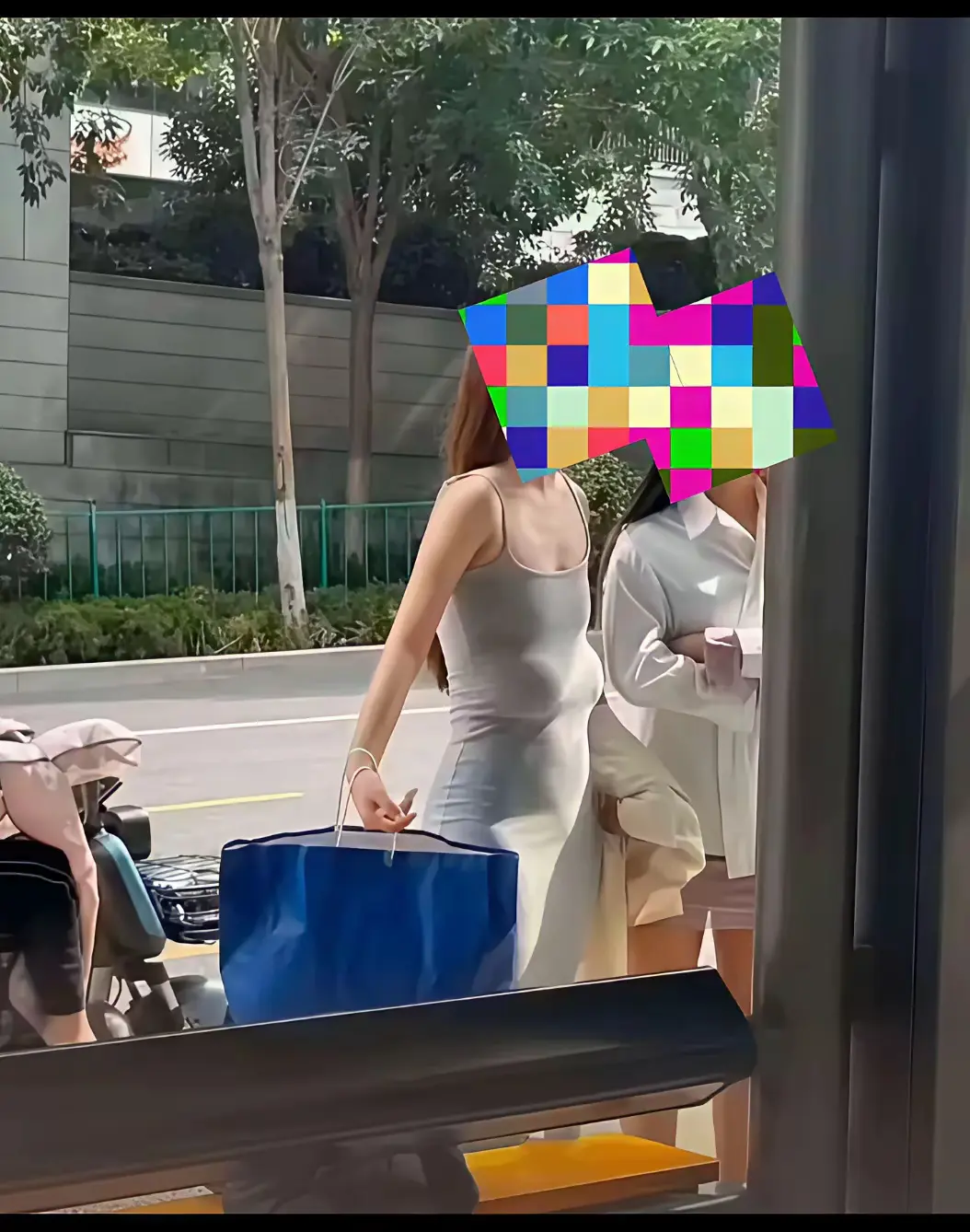 这也太社死了吧，哈哈哈
