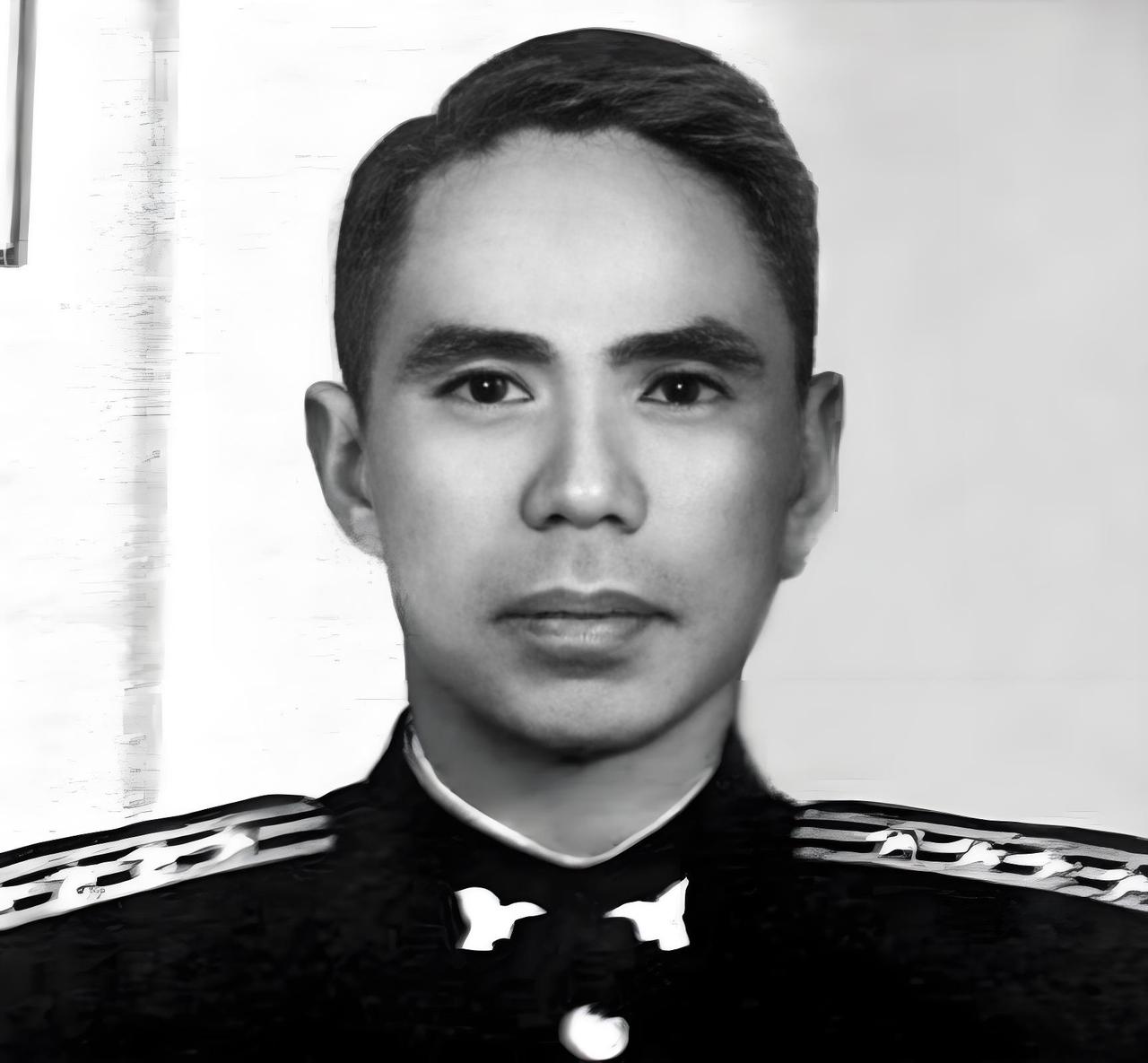 在谍战的生死棋局中，最可怕的敌人往往来自内部。当最信任的人倒戈，带来的将是毁灭性