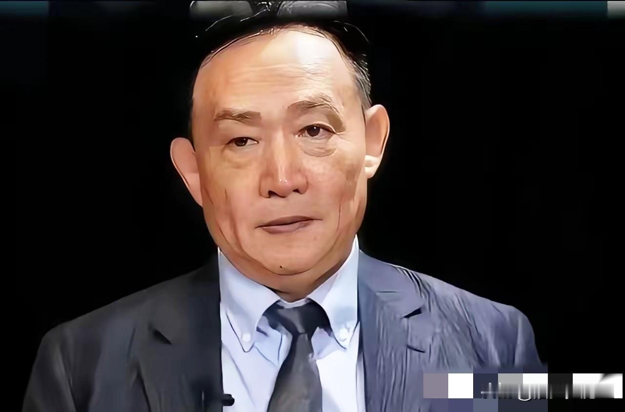 今天刷到卢麒元先生的一段话，直接把那层窗户纸给捅破了。老婆孩子在海外住大别墅