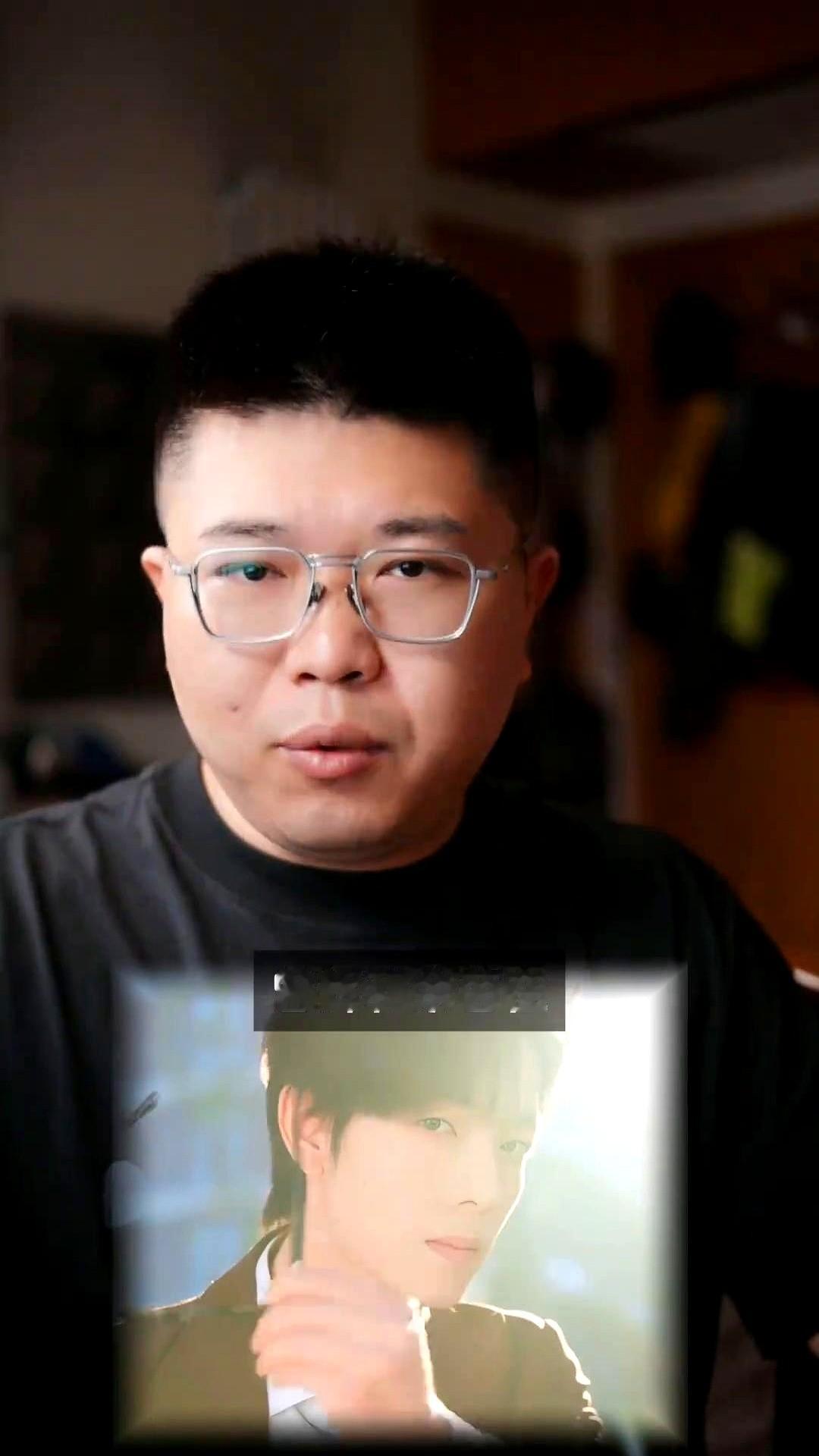 演短剧的也能上芒果台的大综艺了？这事真在今年发生了。98年出生的短剧男演员曾辉，靠着《厉总，你找错夫