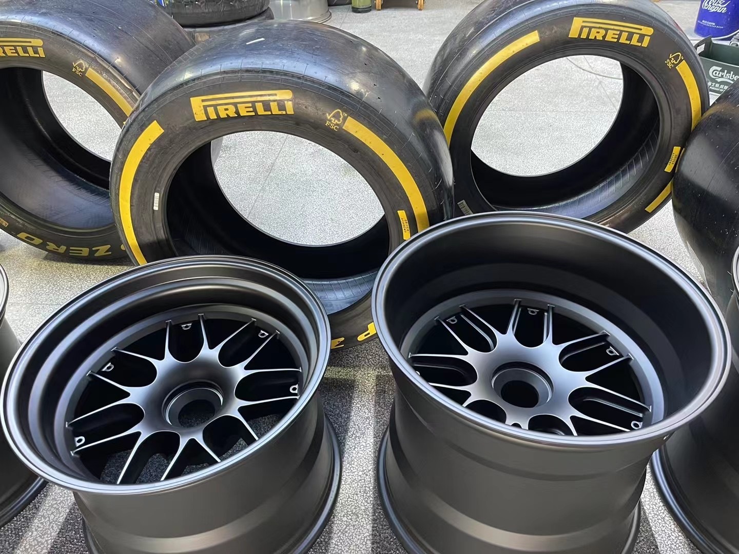 国内首装F1黄胎我很好奇，装什么车[捂脸哭]​​​