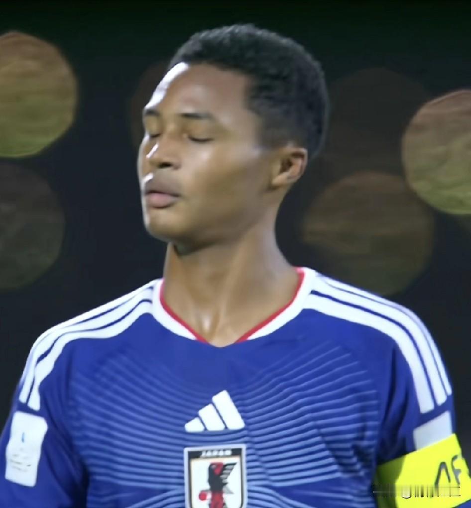 U17亚洲杯半决赛，日本对阵乌兹别克斯坦，补时5分钟，眼看比赛就吹哨结束了，这时