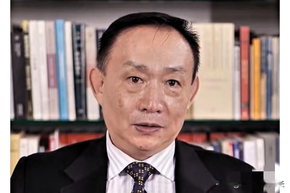 看了卢麒元教授说的这事儿，真是让人心里堵得慌。好好的博士生，就因为论文里质疑