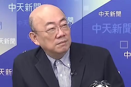 民进党内继发言人吴峥一句“又不是我逼你吃”、赖办秘书长潘孟安回避提问并肘击记者后