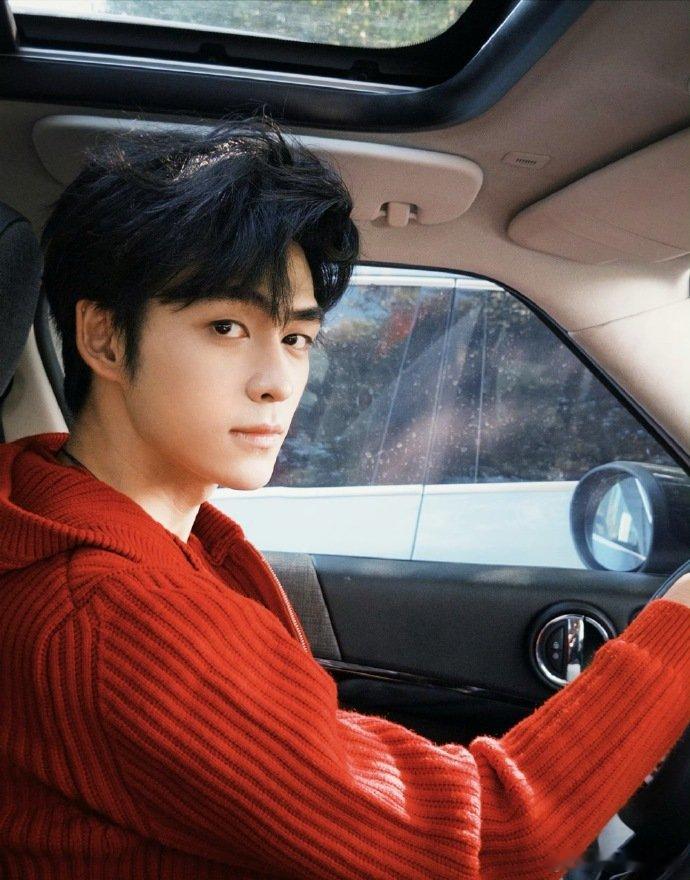 张卓尔晋级那英保送引全网热议！《声鸣远扬2025》总决赛，张卓尔凭导师力挺