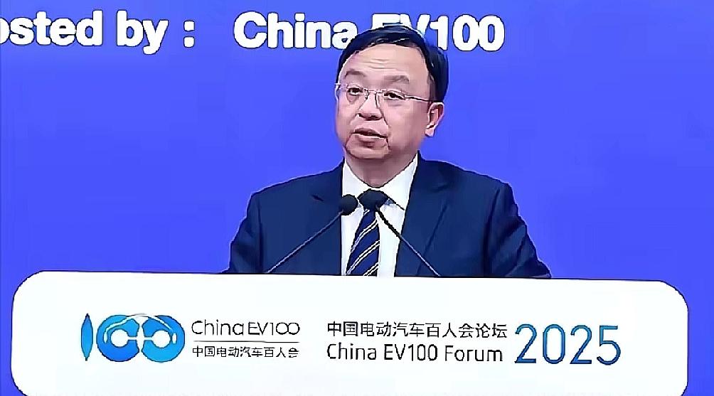 伤害性不大，侮辱性极强！​比亚迪王传福在重庆汽车论坛上再次语出惊人，他毫不留情