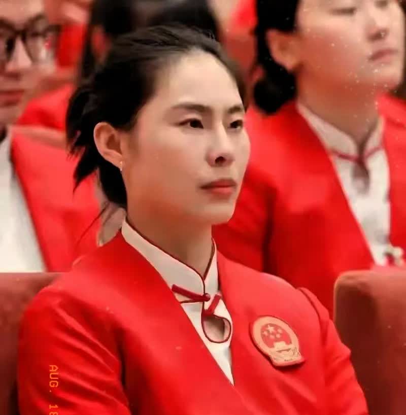 最近，中国女篮后卫王思雨获评高级教练资质，一下子引发热议。要知道，高级教练相当于